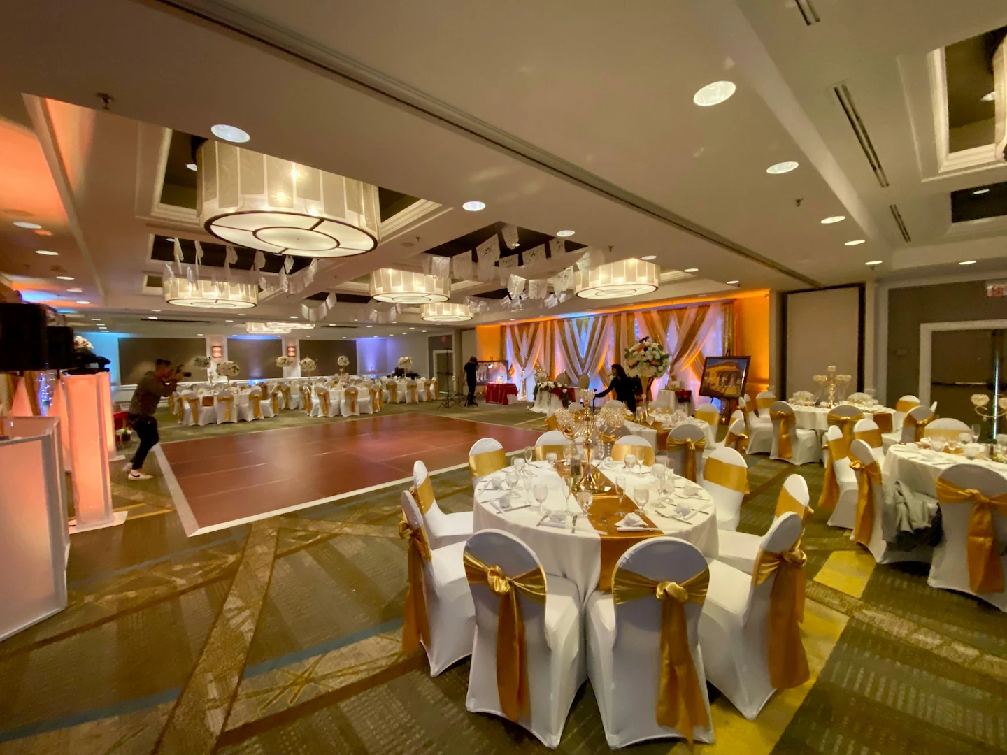 Master Productions Events | Experts in event planning, DJs, sound, and lighting.